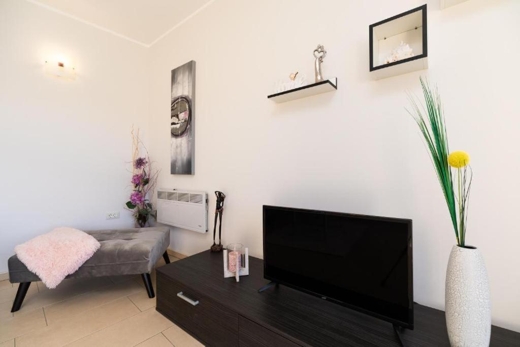 Apartments Dea Caeli فيلا لوكا المظهر الخارجي الصورة