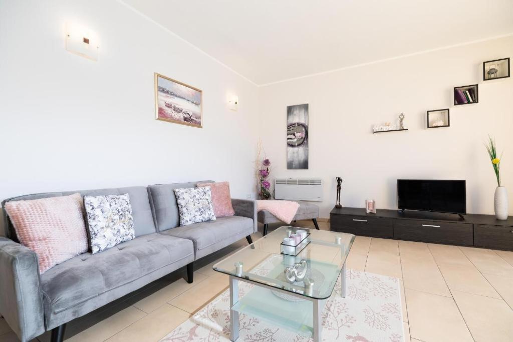 Apartments Dea Caeli فيلا لوكا المظهر الخارجي الصورة
